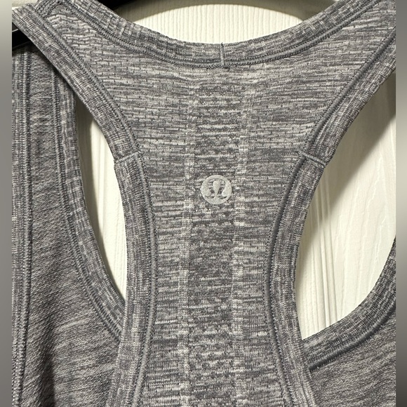 Lululemon Swiftly Tech Racerback Tank - Picture 2 of 3